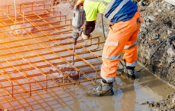 Best Concrete Sidewalk Installation  in Eulyptus Hills, CA